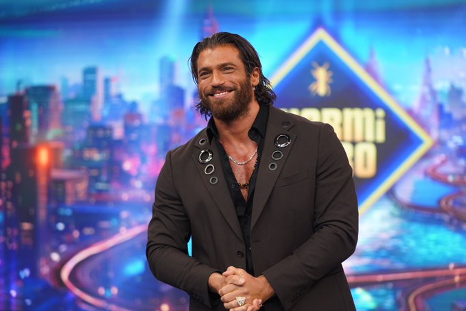#CanYamanEH: Can Yaman en 'El Hormiguero':
- "En España he aprendido mucho español viendo series como 'La que se avecina'"
- "Me encanta España. Es un país muy parecido a Turquía"
- "Las grandes comedias románticas turcas que hice, el 80% era improvisación"