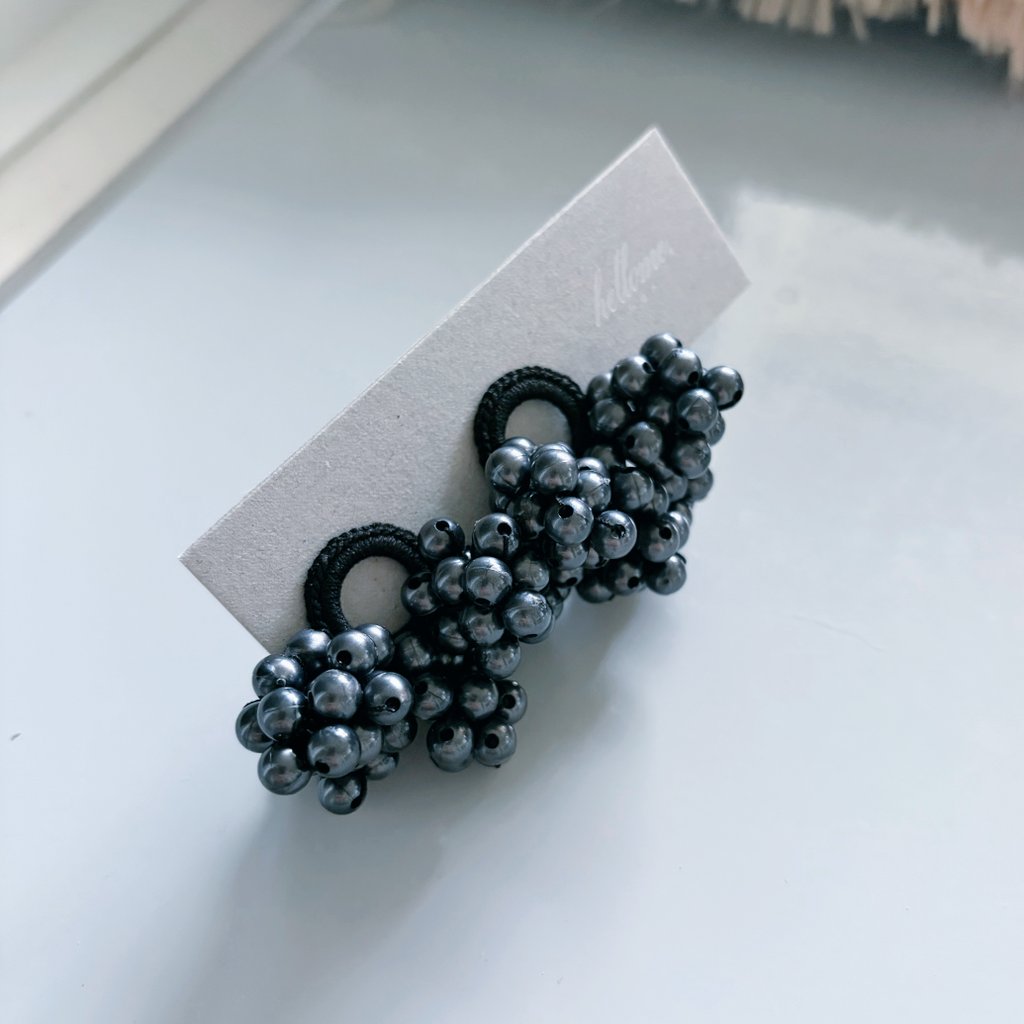 せっかくの角ブース埋まるかな
商品数が明らかに足りてない。。。
今回はイヤカフは出払っててお休み。
でもジカミミは今までで一番多い20色！