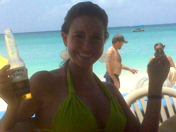 FreiderGandica's tweet image. Después de almuerzo con el catire, unas birras y pa’ la playa.