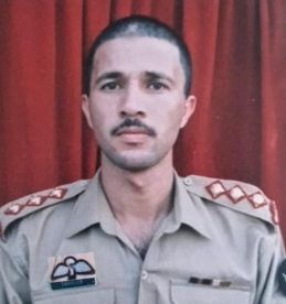 NISHANEHAIDER's tweet photo. Remember &amp; Salute - Son Of Soil - 16 January 2000
* Capt Tanveer Ahmed Khalil Shaheed
#92L/C #13AK #Siachin
** Brother Of
* Maj Shahid Ahmed Khalil Shaheed
#75L/C #65FF #DOS 20Apr2006 #Dera Bugti https://t.co/3MMvXEngZb