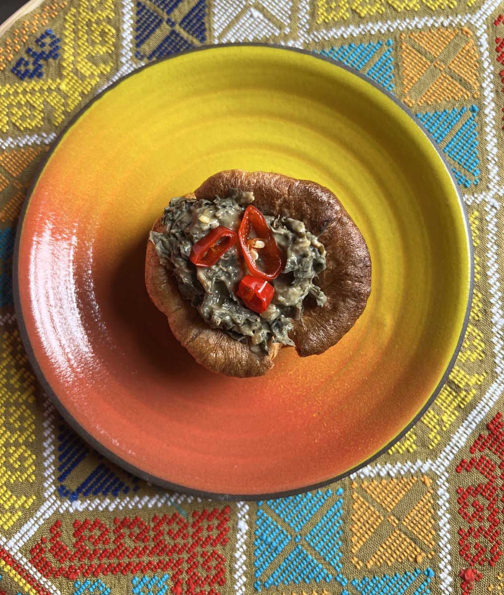 theduskykitchen's tweet photo. 🌶️ Laing Yorkshire Puddings
savory baked pudding, taro leaves stewed in coconut milk, candied chilis https://t.co/IsKUX2jBGI