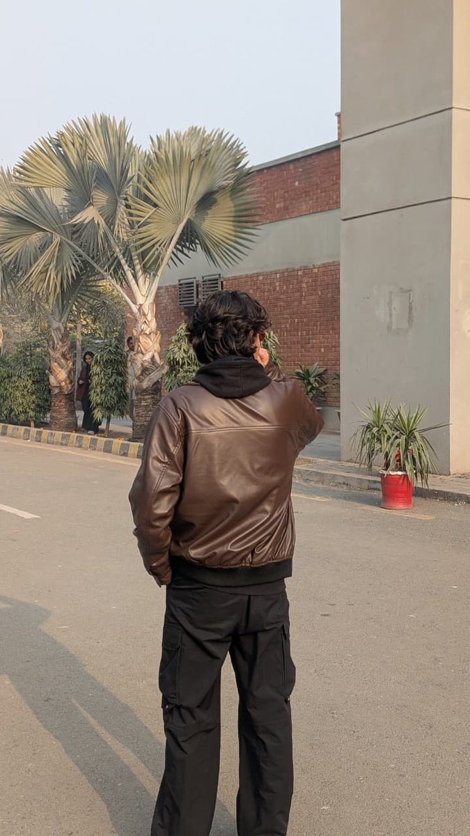 aleesikhawat007's tweet image. Silence speaks louder than words 🤍

#aleesikhawat007 #minimalstyle #calmvibes #ootd #fashiondaily