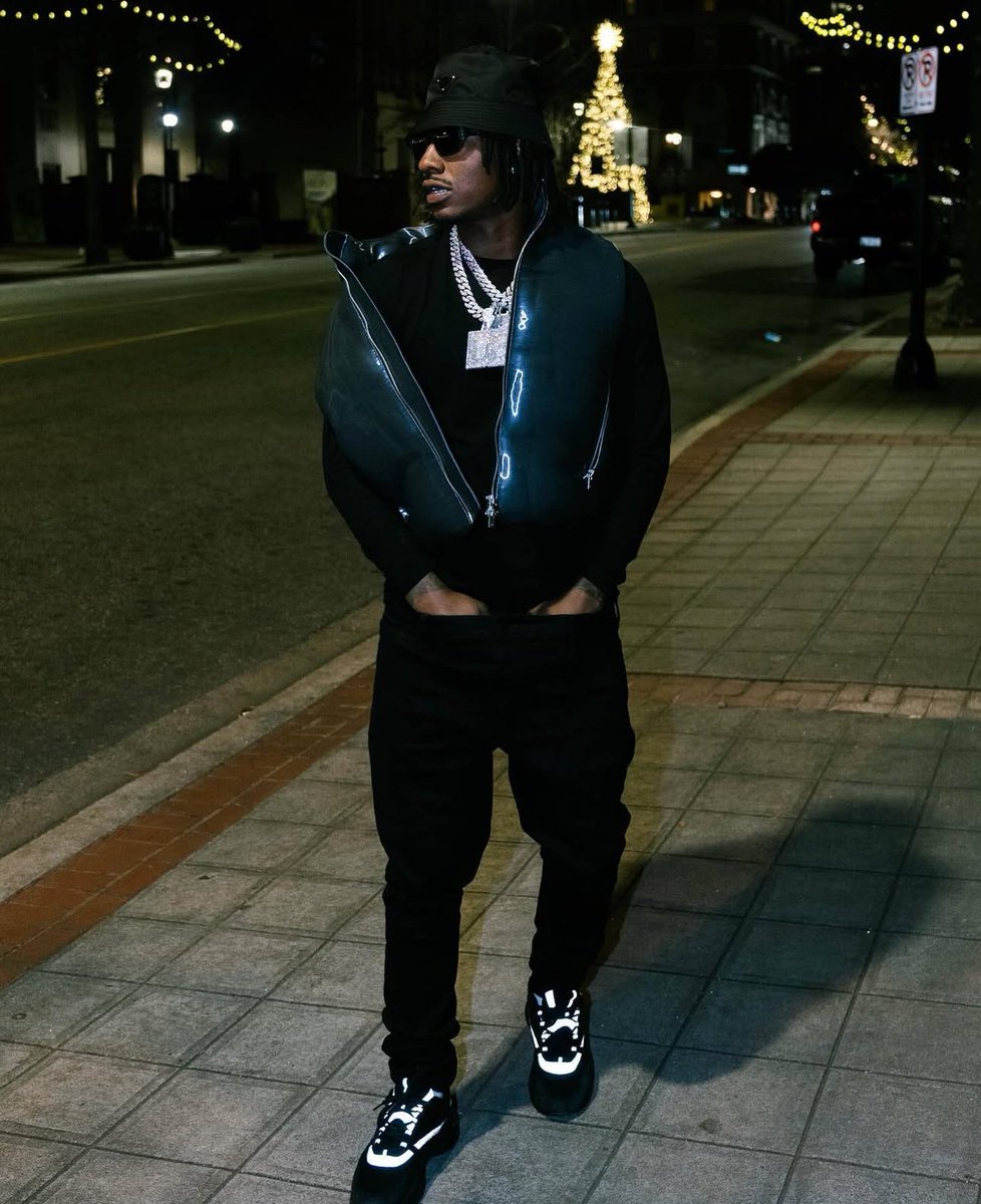 want it go grab it 🤞🏾