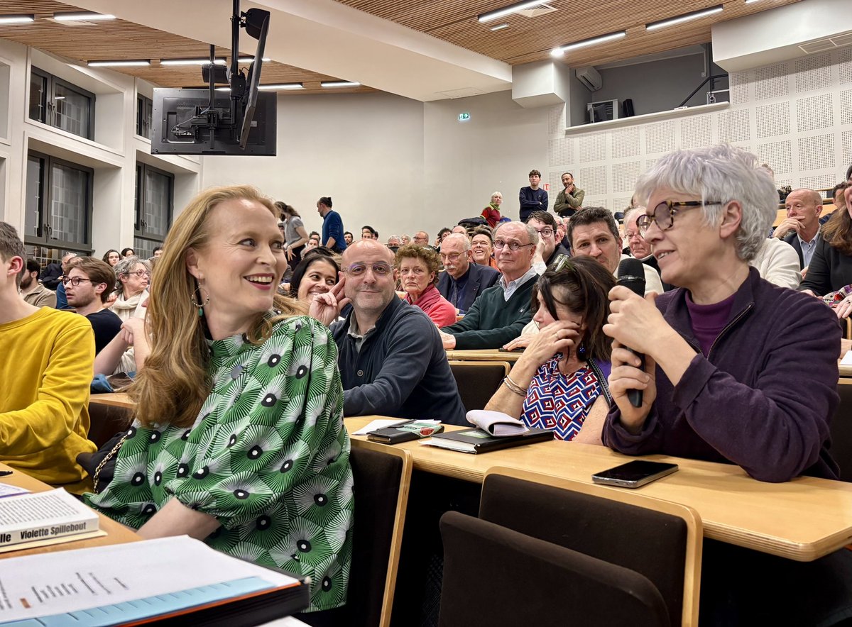 VSpillebout's tweet image. #VIOLETTE2026 #DÉBAT 
Ce soir, j’ai participé à un débat sur la densification urbaine organisé à Sciences Po Lille par plusieurs associations lilloises.
Loin des postures des écologistes et du bilan des socialistes, je défends une écologie positive et concrète : plus de verdure,…