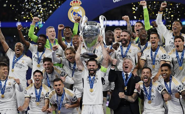 EydenRm's tweet photo. @MarioHurtadoRM Mejor explica como el PSG con Mbappe el marcaba muchos goles pero su equipo no ganaba nada y fue irse y el PSG jugar mejor y ganar todo, por la contraparte el Madrid ganaba todo Mbappe marca goles pero el Madrid no juega a nada ni gana nada, te suena de algo? Pues eso https://t.co/CBpwqxeujQ