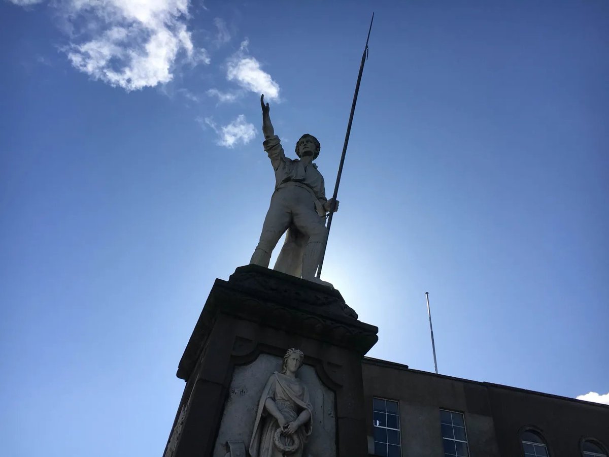 THANK YOU TO EVERYONE WHO ALLOWED ME TO TAKE THIS PHOTOGRAPH. THANK YOU TO THOSE WHO MADE MY CAMERA. THANK YOU TO THE SUN FOR SHINING AT THIS ANGLE. THANK YOU TO THE MEN WHO DIED IN BATTLE, AND THANK YOU WHOEVER DECIDED A MEMORIAL SHOULD BE BUILT IN THIS SPOT. THANK YOU ALL.