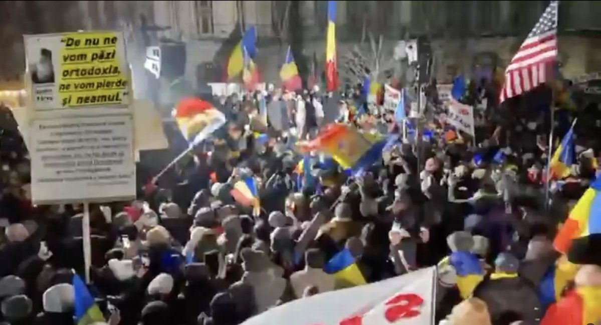 Text in yellow 👇"If we don't protect our Orthodoxy, we will lose our nation," part of a longer quote from Father Justin the Archimandrite (said in 2008):

"Hard times will come upon the Orthodox, but let us not be frightened or dwell on the temporary hardships we will endure.