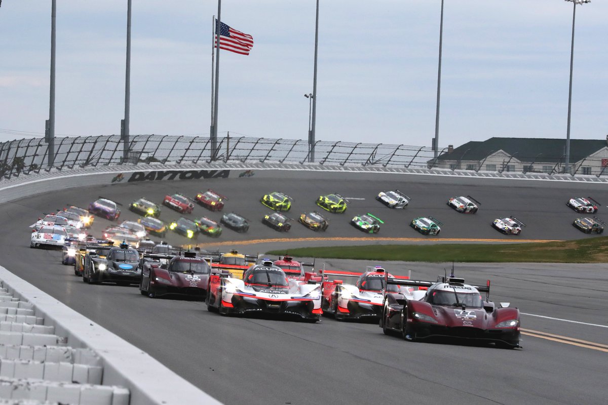 SportsInDB's tweet image. 🏁 Experience endurance racing at its absolute best! Get revved up at the Roar Before the Rolex 24 (Jan. 16-18), then buckle up for the main event—the 64th Rolex 24 At DAYTONA, Jan. 22-25! 🏎️💨
🎟️ Schedule &amp;amp; Tickets: bit.ly/2u6v363
#SportsDaytonaBeach
#DaytonaBeach