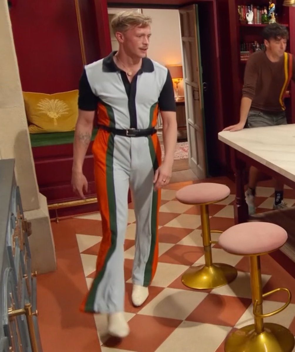 when you’ve got a mission at 2, and Saturday Night Fever at 7 

#TheTraitors