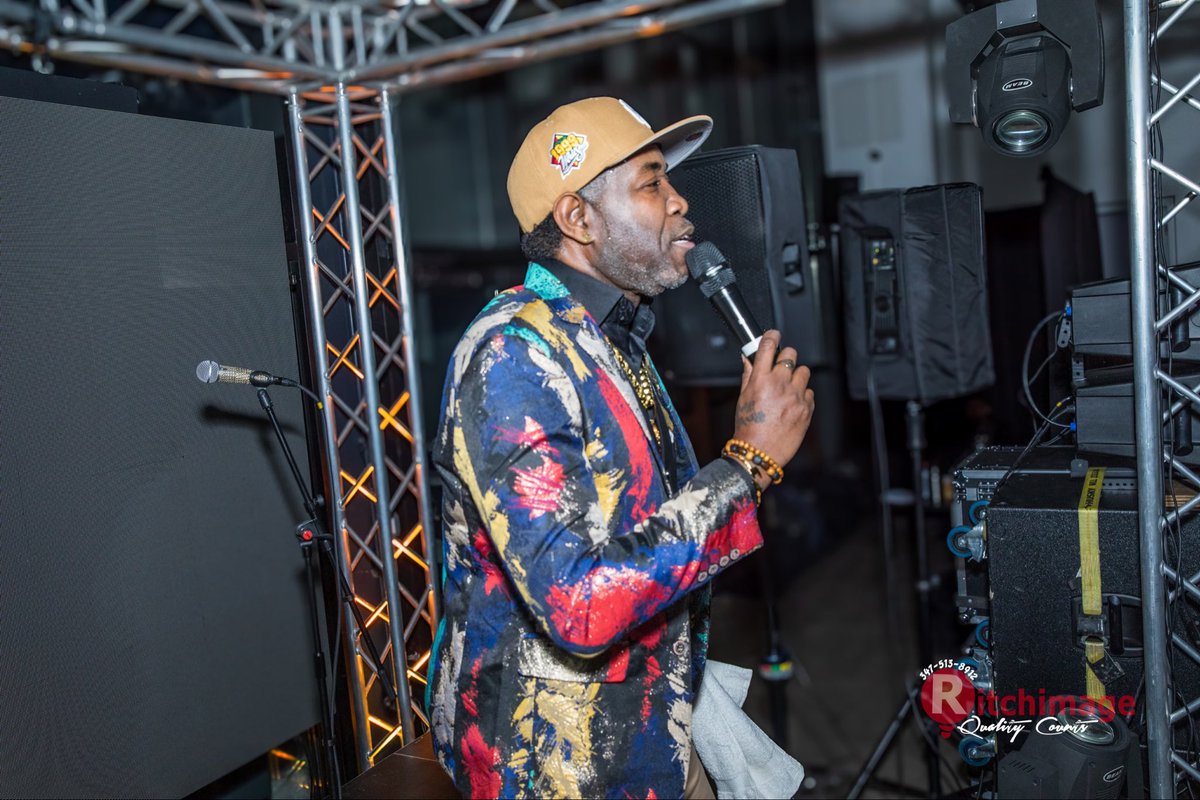 wakeupcallfam's tweet photo. Had an Event… Hosted. “Salute” met @glenwashington the artiste and had a ball. https://t.co/qpqwS1O9GE
