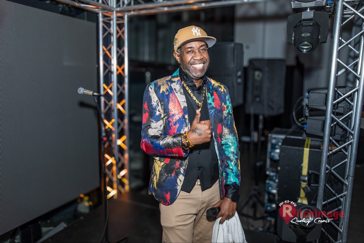 wakeupcallfam's tweet photo. Had an Event… Hosted. “Salute” met @glenwashington the artiste and had a ball. https://t.co/qpqwS1O9GE
