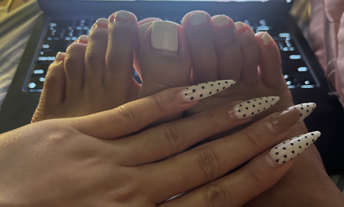 msgigidoll's tweet photo. what color should I do next? 💅 https://t.co/gMv3uX299k