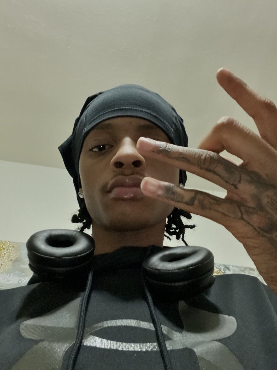 go follow my instagram: gottaleakkk tweet media