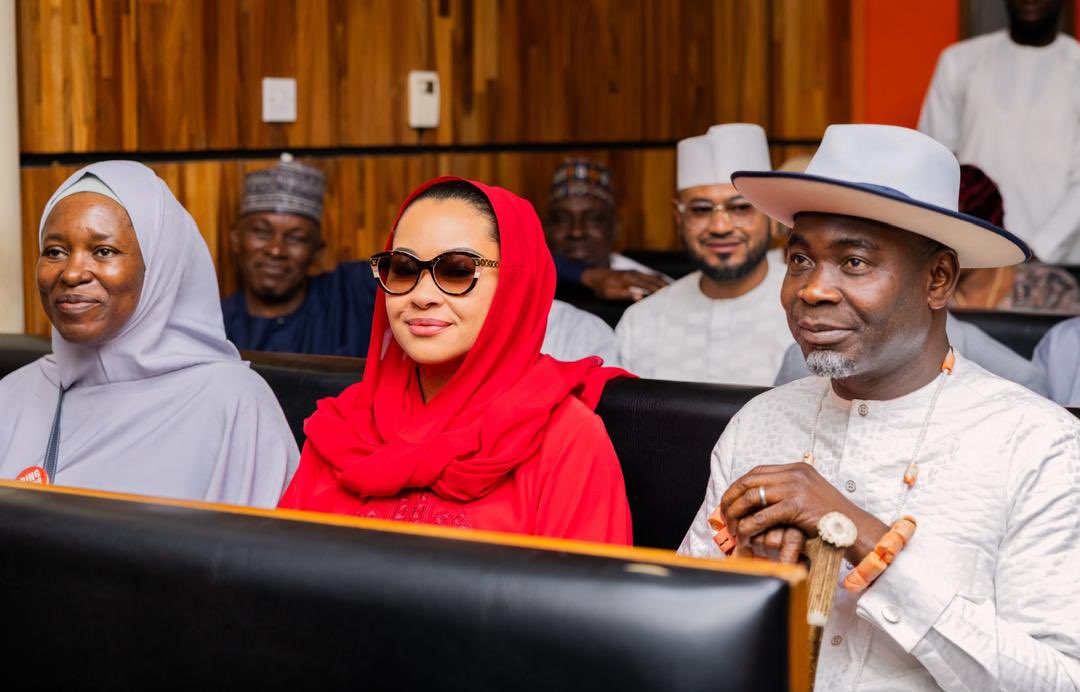 AishaYesufu's tweet image. THE INJUSTICE WAS NOT SUSTAINED!!

One of the most fulfilling actions I took in 2025 was coming out to stand firmly with Senator Natasha AkpotiUduaghan. I promised she will not walk alone and I stood by those words.
 
It was rewarding being with her in court today as the Federal…