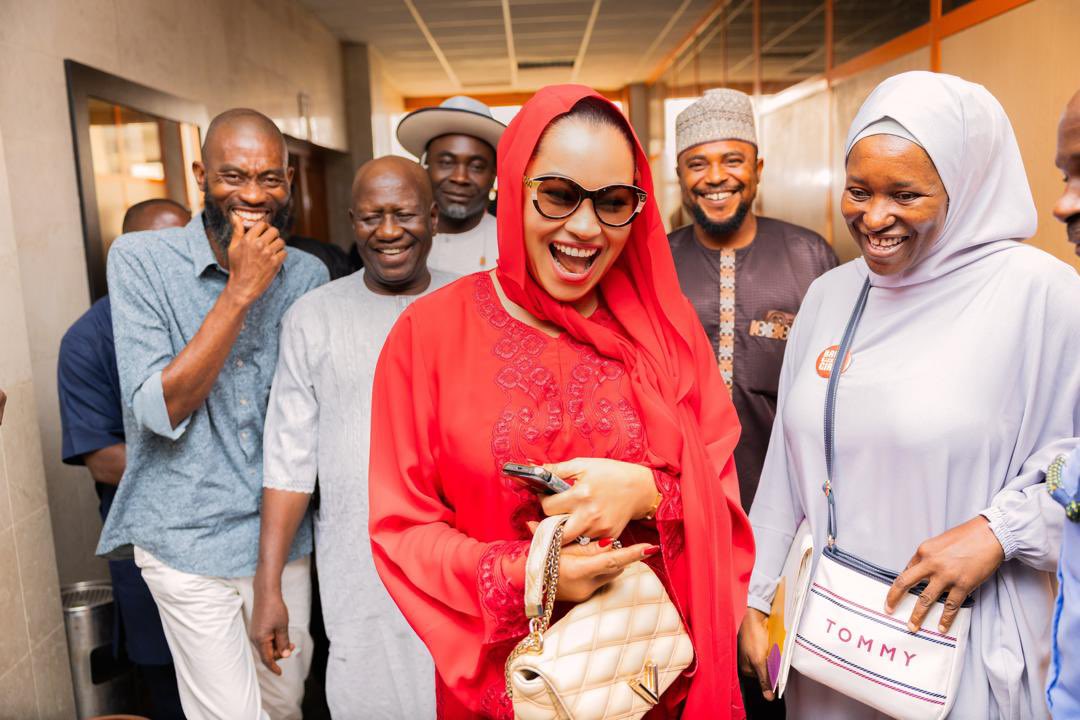 AishaYesufu's tweet image. THE INJUSTICE WAS NOT SUSTAINED!!

One of the most fulfilling actions I took in 2025 was coming out to stand firmly with Senator Natasha AkpotiUduaghan. I promised she will not walk alone and I stood by those words.
 
It was rewarding being with her in court today as the Federal…