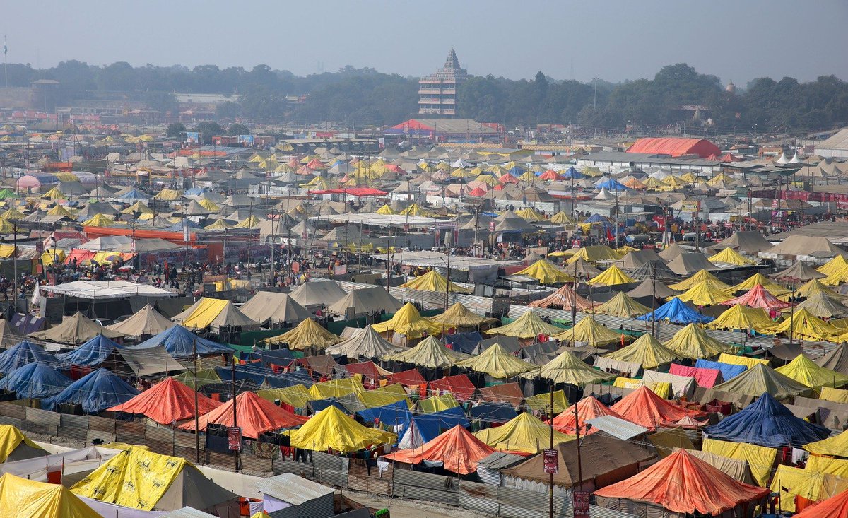 airnewsalerts's tweet image. More than 10 million people took the holy dip at Sangam in Prayagraj on the occasion of Makar Sankranti today.

#MakarSankranti