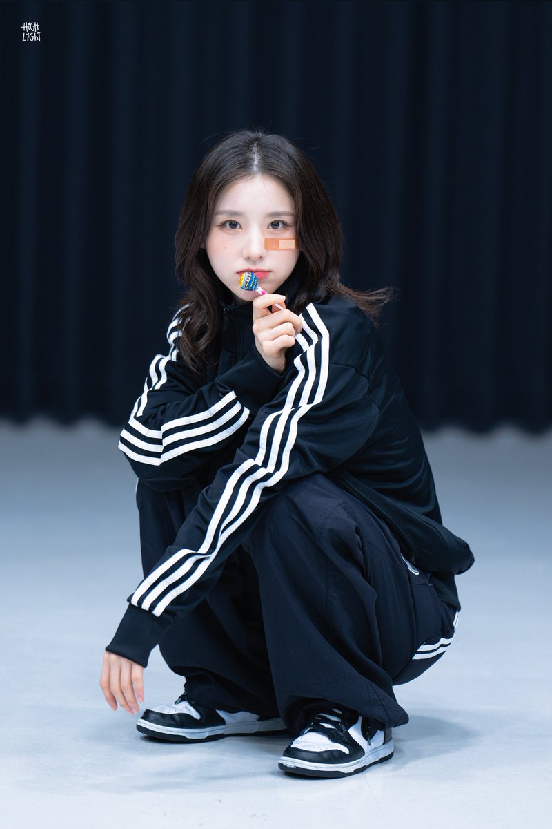vividhighlight_'s tweet photo. 250808 
#희진 #HEEJIN #아르테미스 #ARTMS https://t.co/Gkq8QcPYsI
