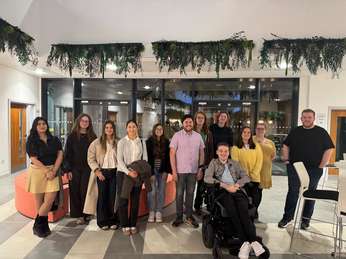 Jamescape tweet media