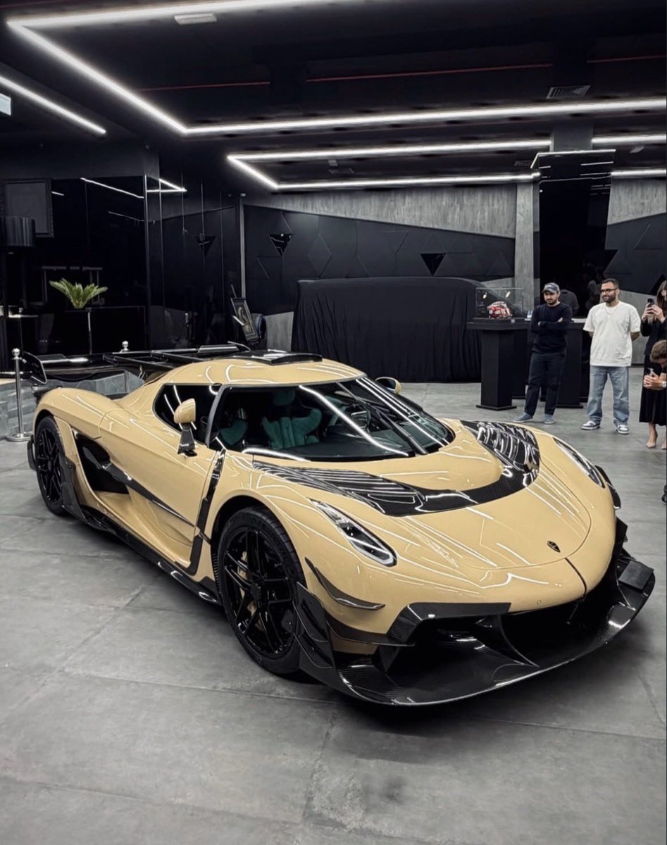 CarSighting's tweet image. This is not a drill, Mansory got their hand on a Koenigsegg Jesko. 

I repeat : this is NOT a drill !!!!!!