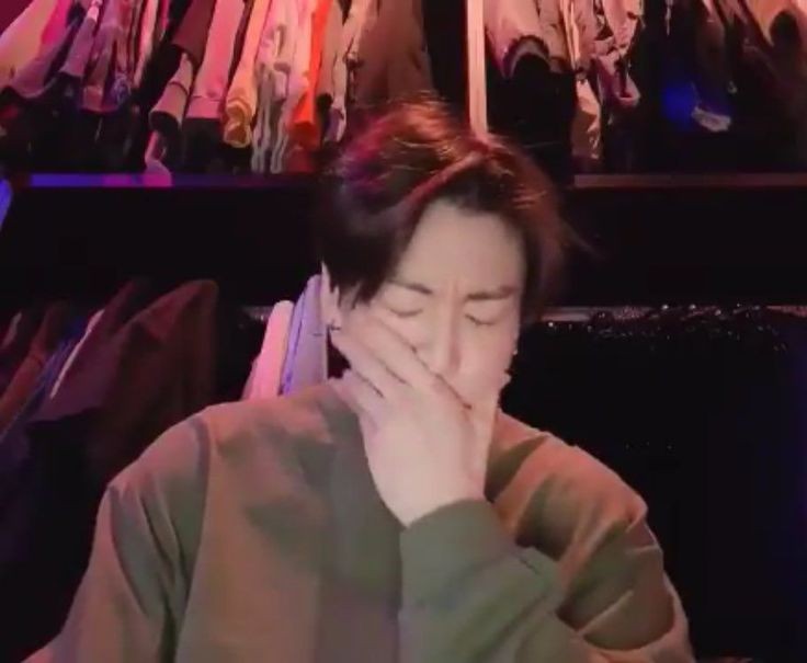 My_happinessBTS's tweet image. No voy a poder comprar el álbum porque hasta el momento todo va a ser invertido en el tour, problemas de ser pobre

ARIRANG IS COMING  
#BTS_Arirang
#BTSComeback2026