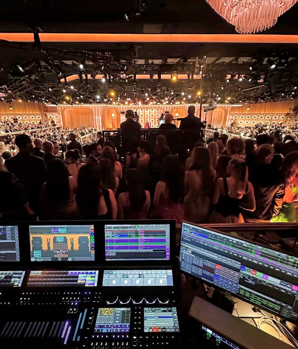 PRGlive's tweet image. The 83rd Annual Golden Globes took place Sunday night, officially kicking the 2026 awards season into gear, w/ Nikki Glaser back as host.

PRG was proud to support lighting for the show &amp;amp; a huge thank you to Noah Mitz &amp;amp; Full Flood Inc for bringing us on. 
 
📸 lightbehindthedesk