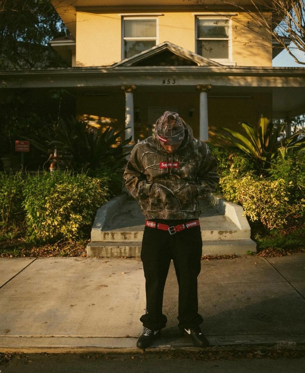RealestOnlyreal's tweet photo. Camo Supreme fit featuring the iconic red Box Logo 🌲🌳

Hoodie and beanie combo blending outdoor camouflage with classic streetwear attitude.

Worn raw, minimal, and straight to the point @supremedellin #therealest https://t.co/tOt1jlC3Id