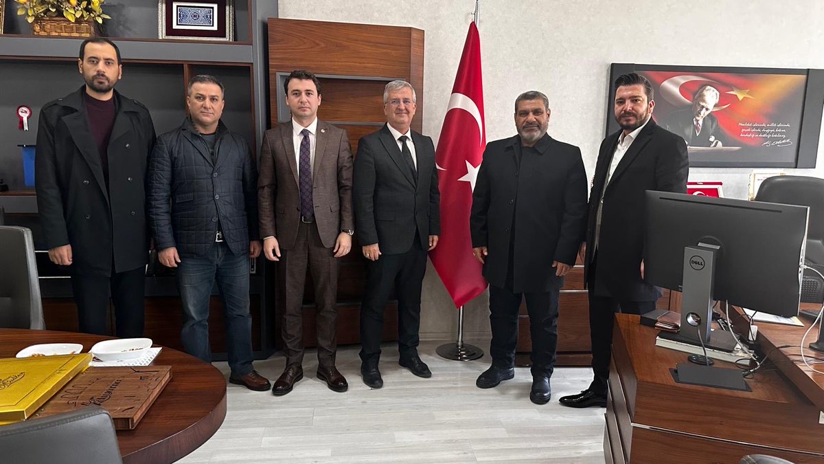 Çevre, Şehircilik ve İklim Değişikliği İl Müdürü olarak atanan İsa Gülgür,ü ziyaret ederek, hayırlı olsun dileklerimizi ilettik.
Gösterdiği nezaketten dolayı sayın müdürümüze teşekkür ediyorum.