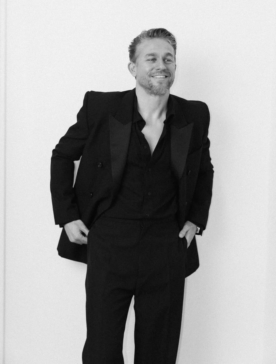 Charlie Hunnam Brasil tweet media