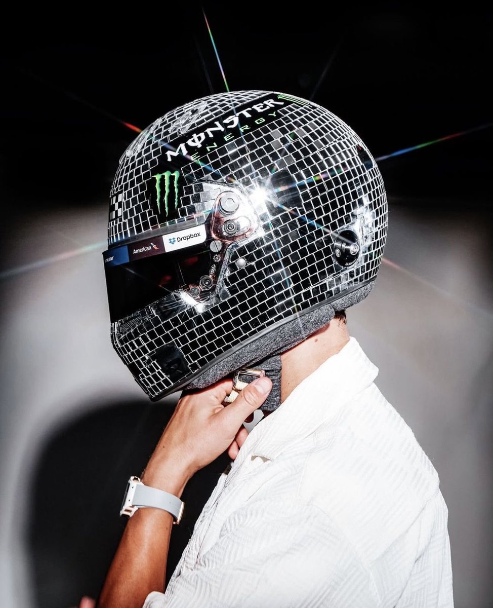 flurofour's tweet image. LANDORRY LIVES