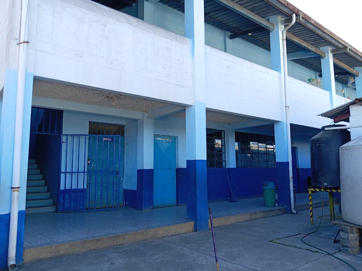 UCEE_CIV's tweet photo. 🏫🔧Mantenimiento que fortalece la educación en 2026
La UCEE del CIV realiza trabajos de mantenimiento en la EORM San José el Tablón, en Villa Canales: pintura interior y exterior, herrería, limpieza, mejoras eléctricas y resane de muros.
#UCEE #CIV #InfraestructuraEducativa https://t.co/u5191aElyA