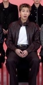 namjooncharts's tweet photo. Him🥹🫶🏻 https://t.co/Wj06LHeAoE