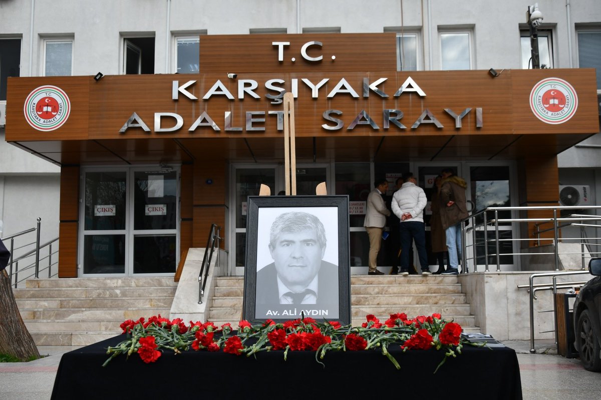 İzmir Barosu - #SavunmaSusturulamaz tweet media