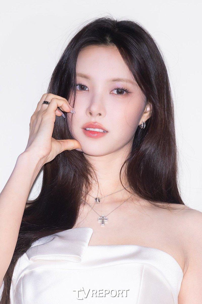 윤아! tweet media