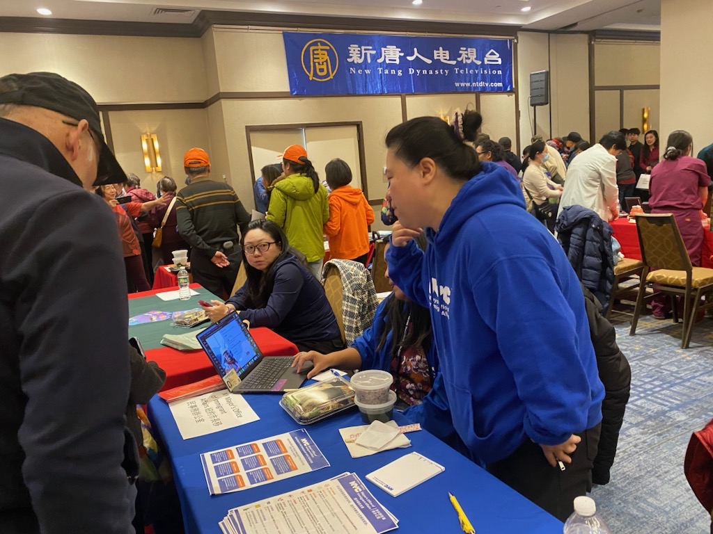 NYCImmigrants's tweet photo. Over the weekend, our team was proud to join our amazing #immigrant and #multilingual media partners @NTDNews for their #HealthFair. Our team was joined by @NYCHealthSystem, @HealthfirstNY, #CAPIA, & @NYCHRA to address local Flushing community members’ healthcare access needs. We also met with locals to share multilingual info on city resources such as #KYR, & #ESOL classes.