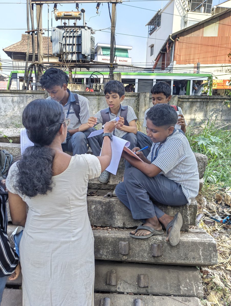 പൊതുവിദ്യാഭ്യാസത്തെ സംരക്ഷിക്കുക_ 

 എറണാകുളം പച്ചാളത്ത് നടന്ന ഒപ്പ് ശേഖരണം

#saveeducation #antinep #aidso  #aidsokerala