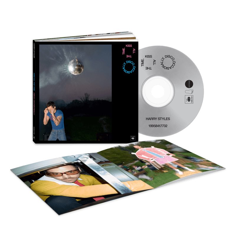 HStylesSP's tweet image. 💽 || ¡Pequeño adelanto del formato físico del disco y de los vinilos de “Kiss All The Time. Disco, Occasionally”!

El nuevo álbum de Harry Styles saldrá a la venta el 6 de Marzo. ¡Ya disponible en pre-order!