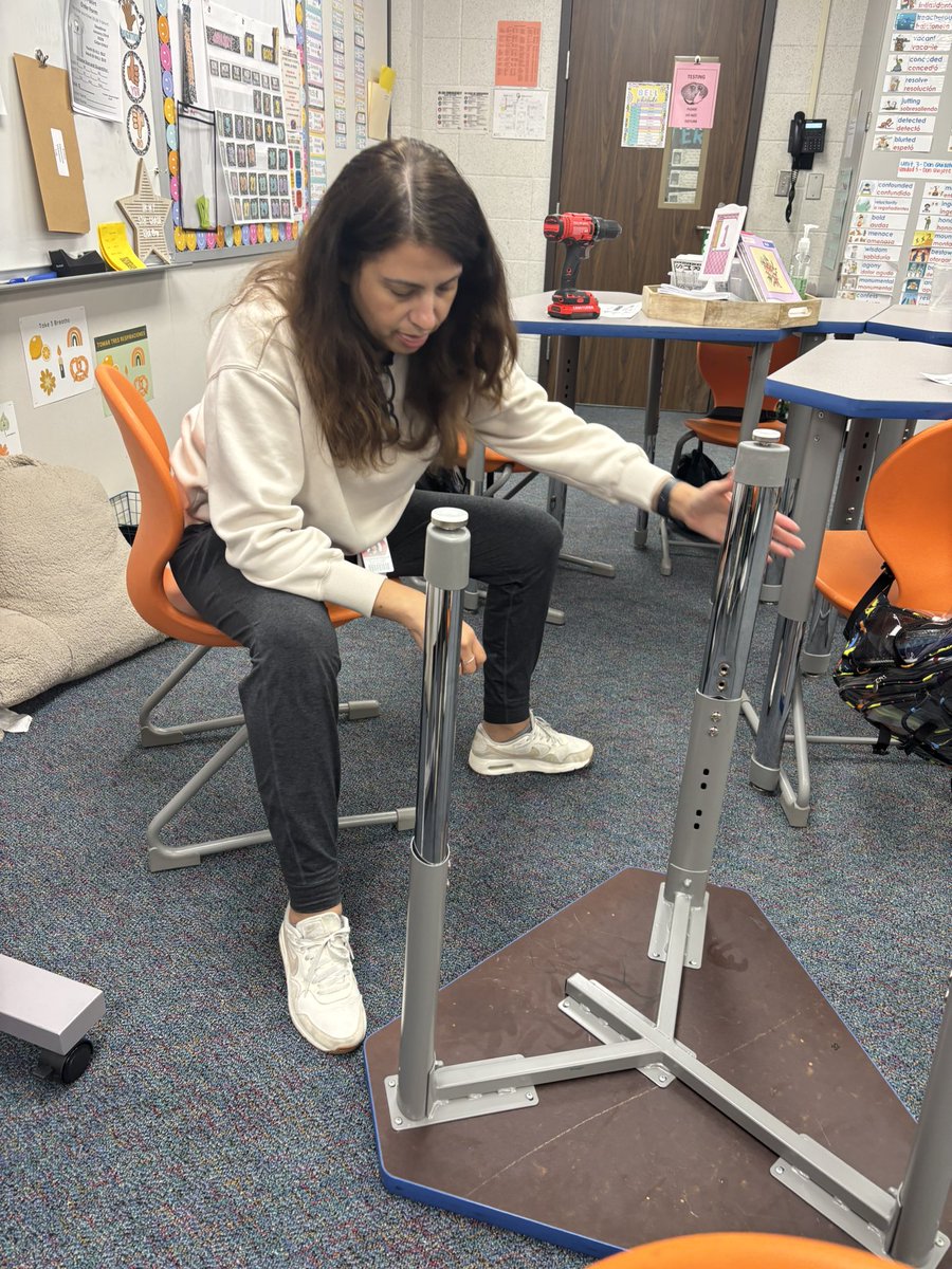 ETDualLanguage's tweet photo. @lizjanec My AP isn’t only a leader but our BEST maintenance personal @ErmelES_AISD 💪 https://t.co/Mqq1F6xovB