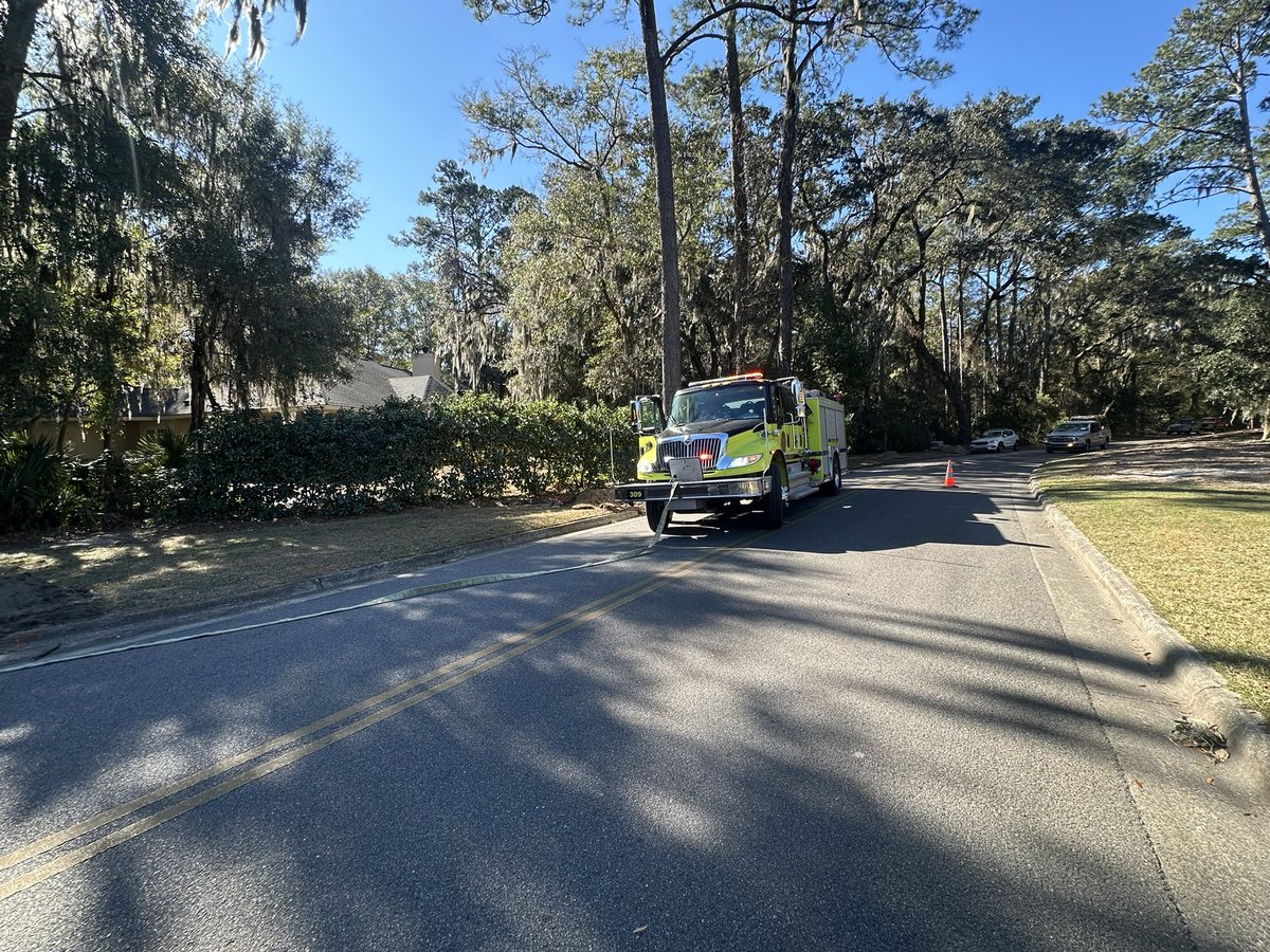 En309 and Tr309 are currently on scene of a gas main leak at the corner of Priest Landing Drive and Marsh Tower Lane. <a href="/atlantagaslight/">Atlanta Gas Light</a> is on scene mitigating hazard. Priest Landing Drive at Marsh Tower Lane is closed until crews have secured the leak. Please avoid area.