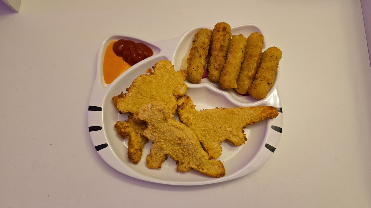 onlypeas's tweet photo. most neurotypical meal ever

#edtwt #omad #ricecaketwt https://t.co/U9wjgTw7DO
