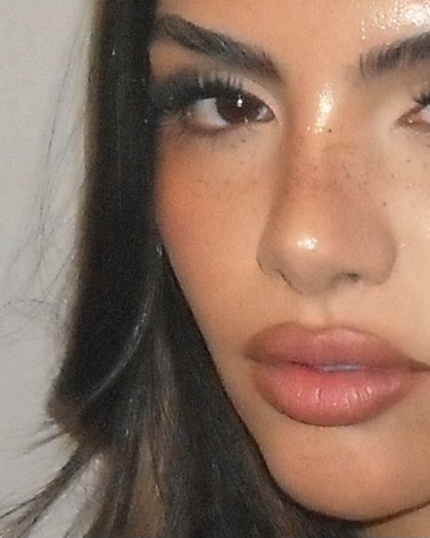 K A M U A tweet media