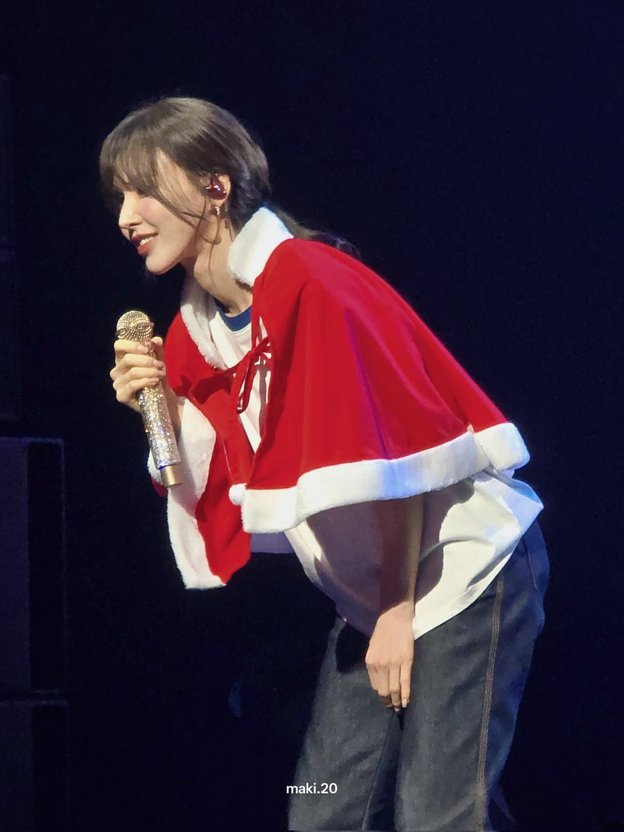 251220 WENDY W:EALIVE in KL
Her smirk and that posture??

#WENDY #웬디 #WEALIVE #WENDY_WORLDTOUR_IN_KL #WendyInKL #WEALIVEINKL