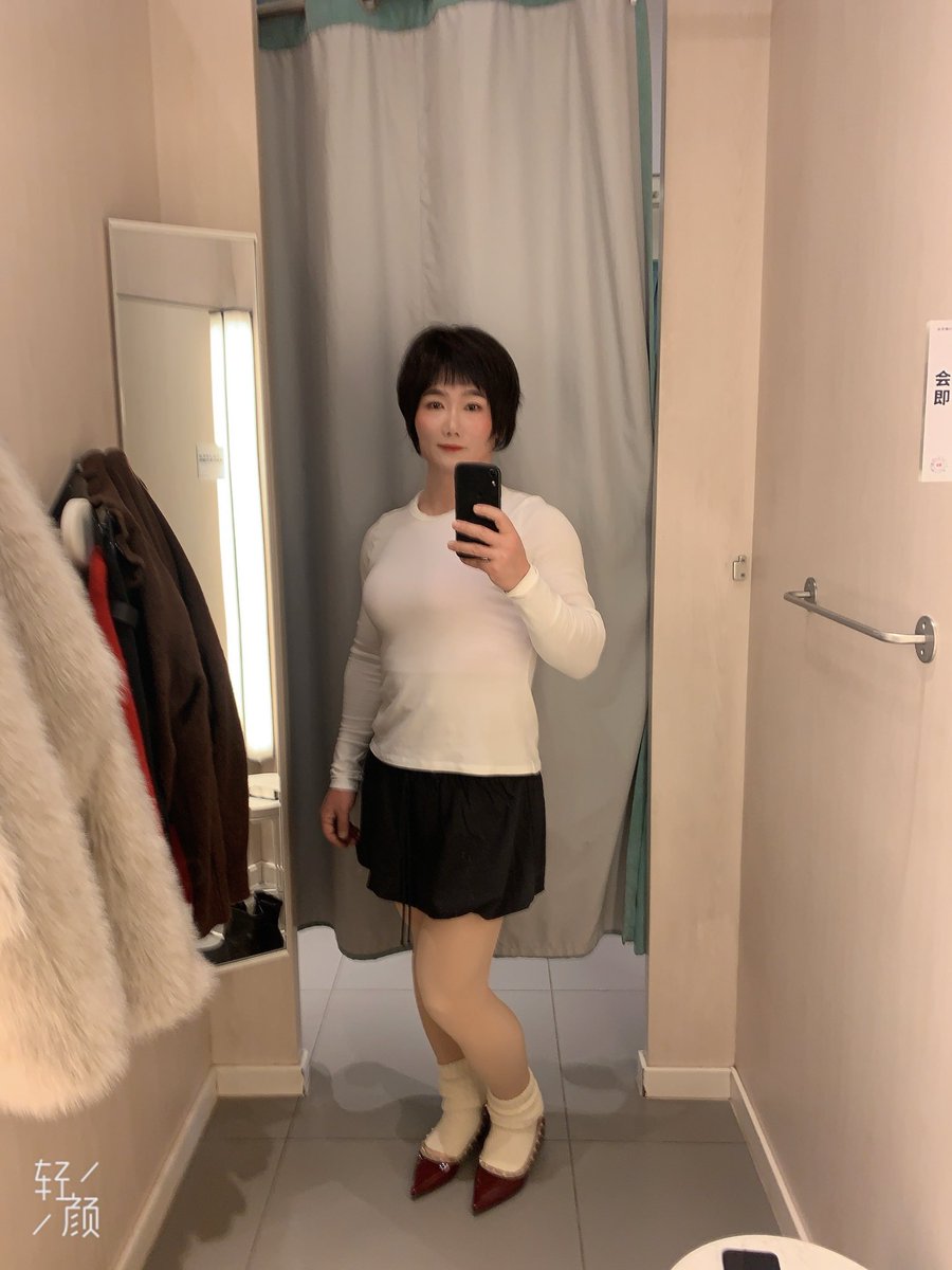 Zhang_2017cd's tweet photo. 好久没出来转转了，今天难得有空，化个精致妆，出门逛逛街！还是商场的试衣间漂亮，
同样的衣服，在家咋就照不出这个效果，又冲动消费了😭 #男娘 #女装娘 #CD #伪娘 
#crossdresser https://t.co/9ZlY3wUX1Z