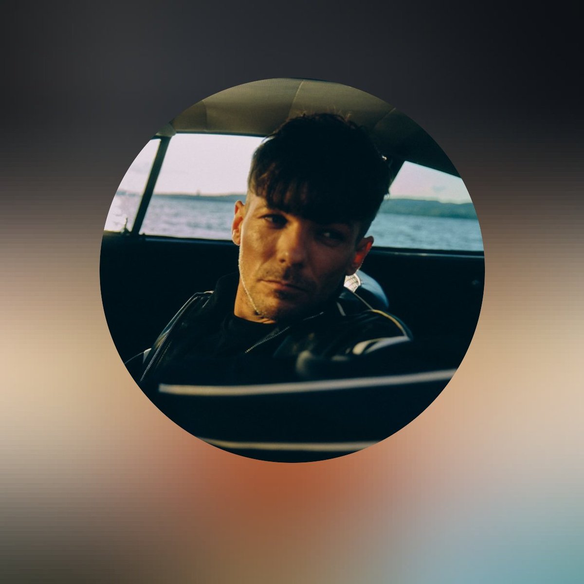 Ajeyxlove_1D's tweet image. This Louis.          With.              This Harry.