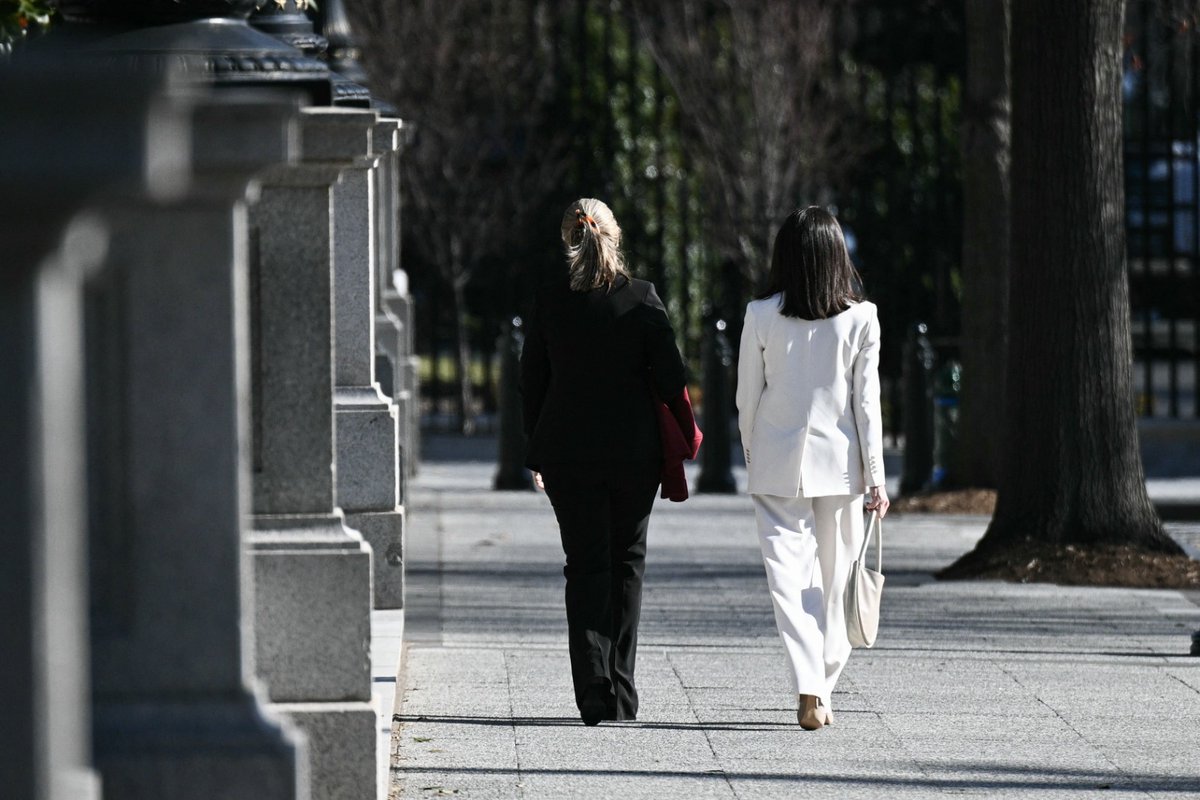 carlaangola's tweet image. Ya llegó!! @MariaCorinaYA acompañada de @MagalliMeda a la Casa Blanca. 
Entrará sola a ver a Trump, y no habrá declaraciones.
Pero, quizás salude a la prensa al salir. 

Fotos AP