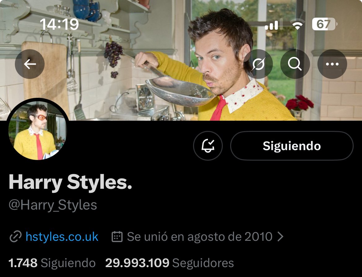 HarryArgentina's tweet photo. NUEVA FOTO DE HARRY PARA ESTA NUEVA ERA EN SU HEADER DE TW!!😍😍 https://t.co/Xx6GQLNMvF