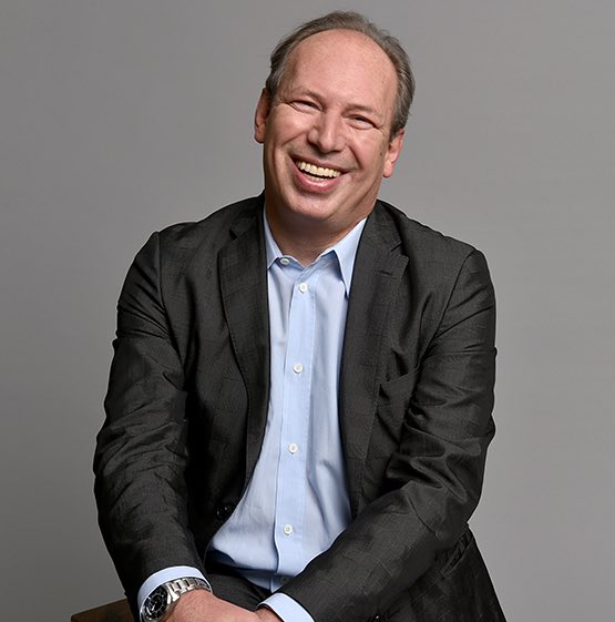 thiegonovais's tweet image. “O legado musical de Harry Potter é um ponto de referência para compositores em todo o mundo, e estamos honrados em nos juntar a uma equipe tão extraordinária em um projeto dessa magnitude. A responsabilidade é algo que eu, Kara Talve e Anže Rozman não levamos de forma leviana.…