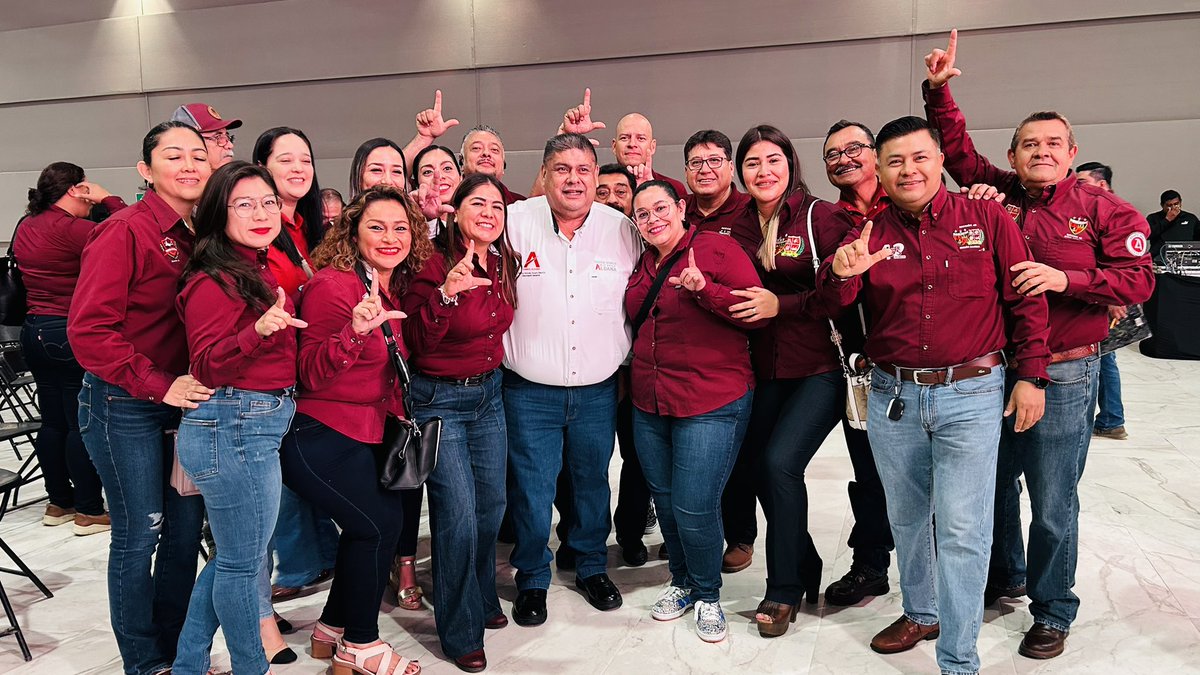 grupo_42's tweet image. Sentimiento d orgullo es lo q reflejamos, x pertenecer a nuestra querida @Seccion42_STPRM ser liderados por nuestro amigo @lgps03101 pasando lista en la 1er asamblea del 2026 cumpliendo con nuestra responsabilidad sindical, cerrando filas en torno a nuestra política
@MarcoAzuara1