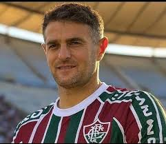 pinheiroafonso_'s tweet photo. O #Fluminense sondou a situação do centroavante Pablo Vegetti do Vasco, mas Pedrinho se recusou a negociar com o rival do cruzmaltino. 

🗞️ @newscolina https://t.co/wUeaKZtpSS
