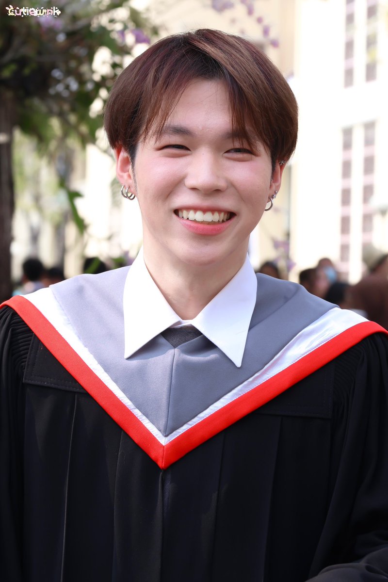 cutiewink__'s tweet photo. 260115 🐹❤️✨ [ เก่งที่สุดในใจนี่ละะ ] 

#EURO_ZOLAR
#EuroGraduationDay https://t.co/RMc9dMnGpF