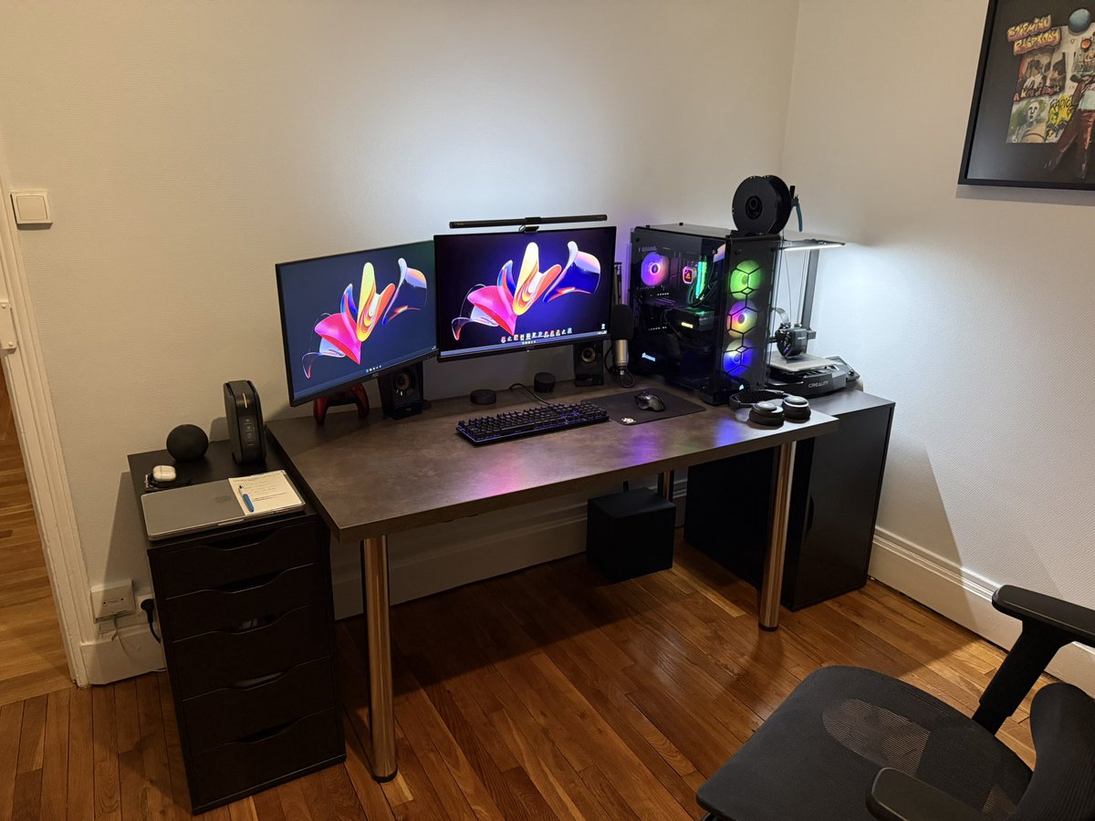 dimitrikps's tweet photo. @TopAchat Reste plus qu’à changer le tapis de souris pour un XXL et je crois qu’on est pas mal 🤌🏻 https://t.co/QIUMSrgJwJ